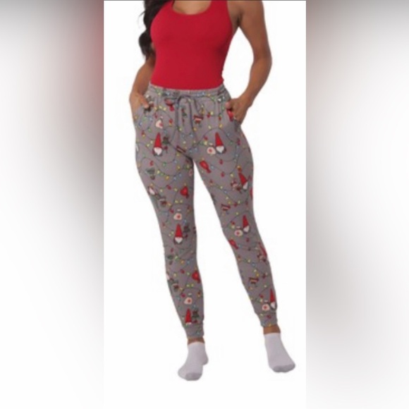NWT. 2 Fleece jogger pants with pockets Gray Christmas Gnome & Burgundy Small - Picture 1 of 14